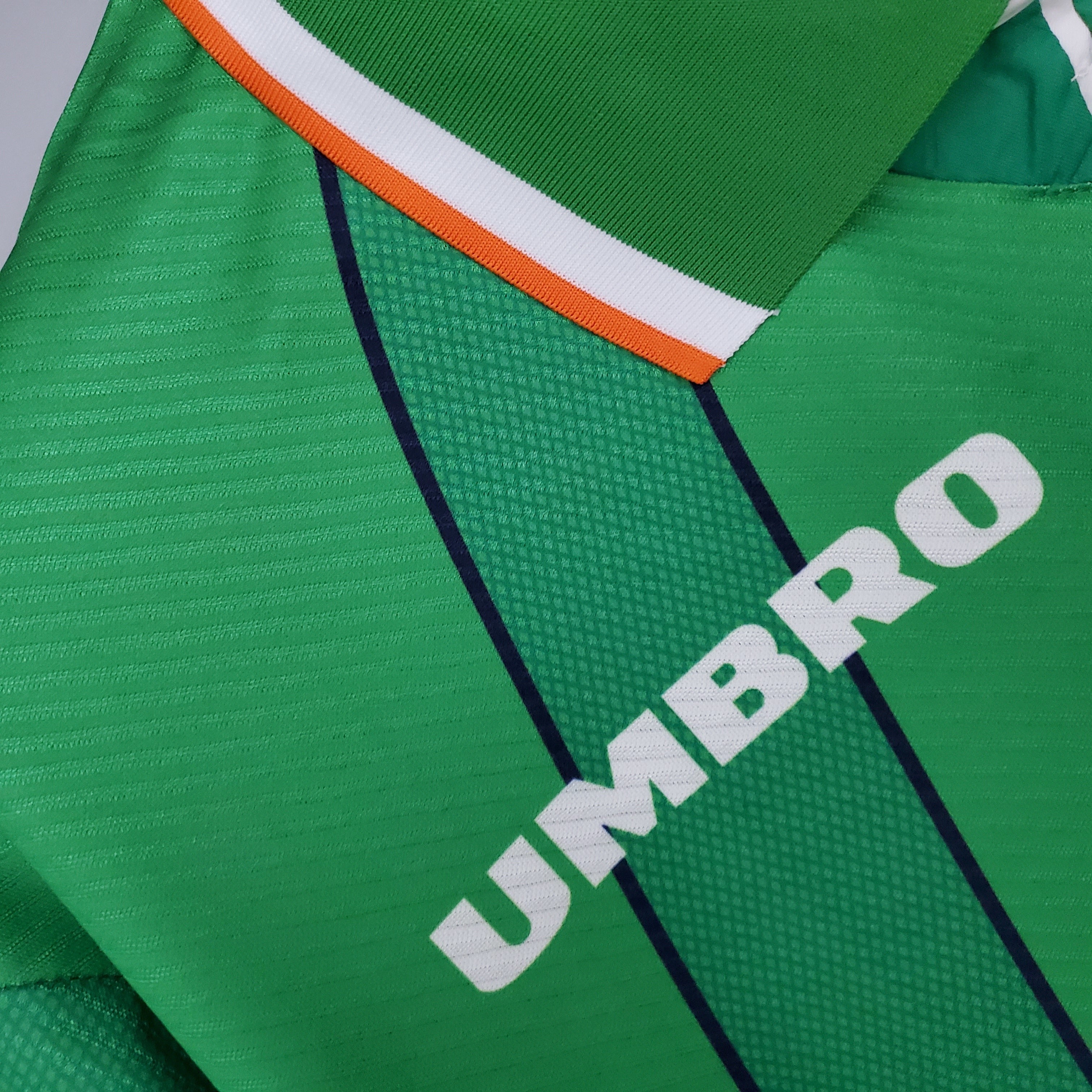 1990s Republic Of Ireland Retro Football Shirt | Green White Home