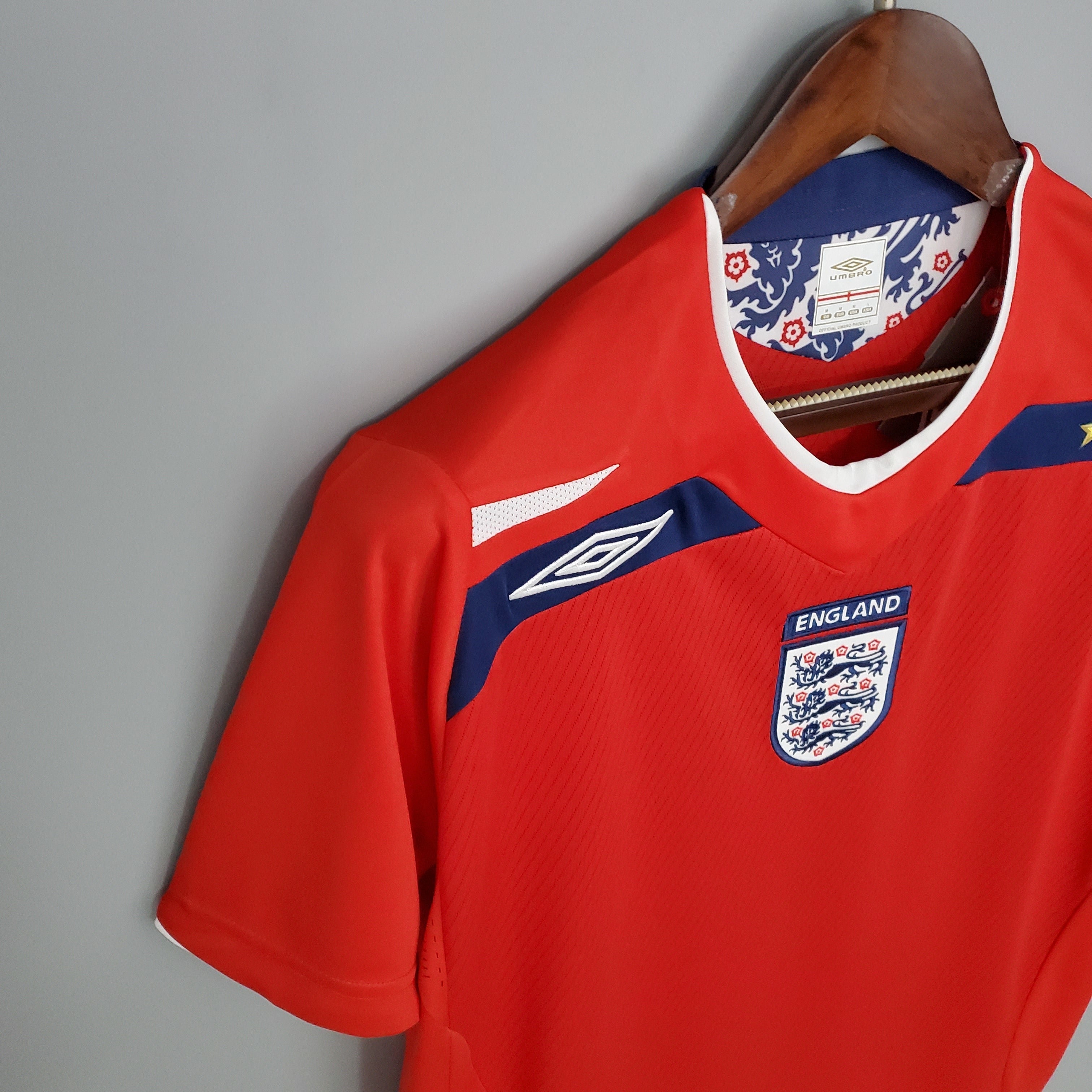 2000s England Retro Football Shirt | Red Navy Home