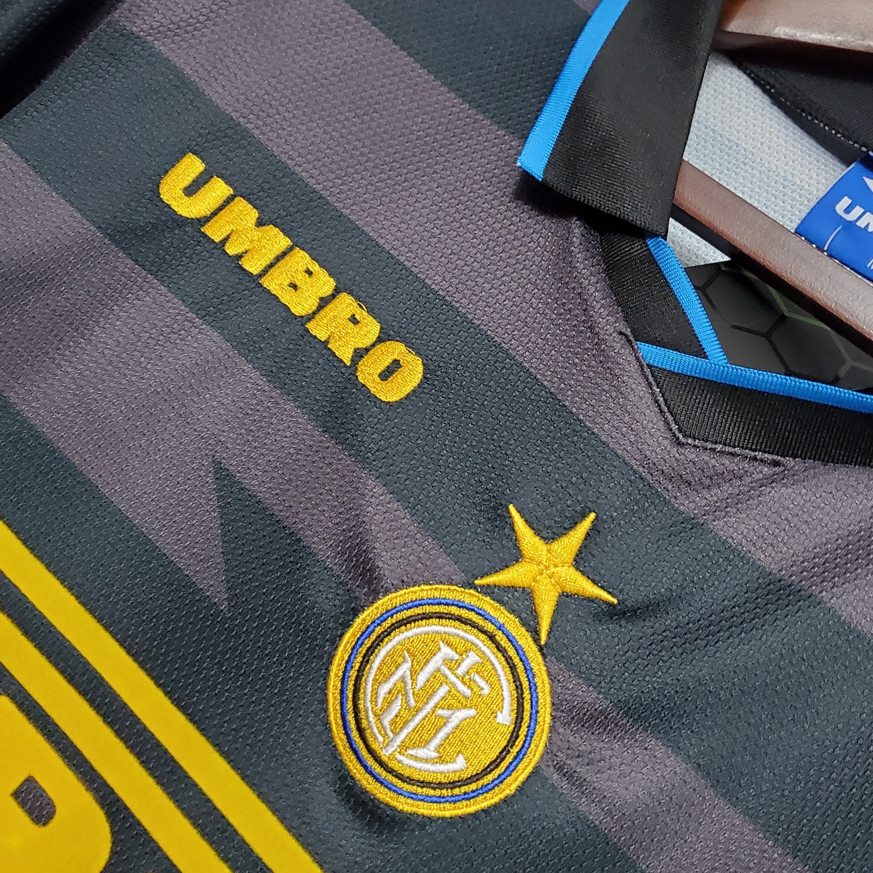 1990s Inter Milan Retro Football Shirt | Black Blue Home