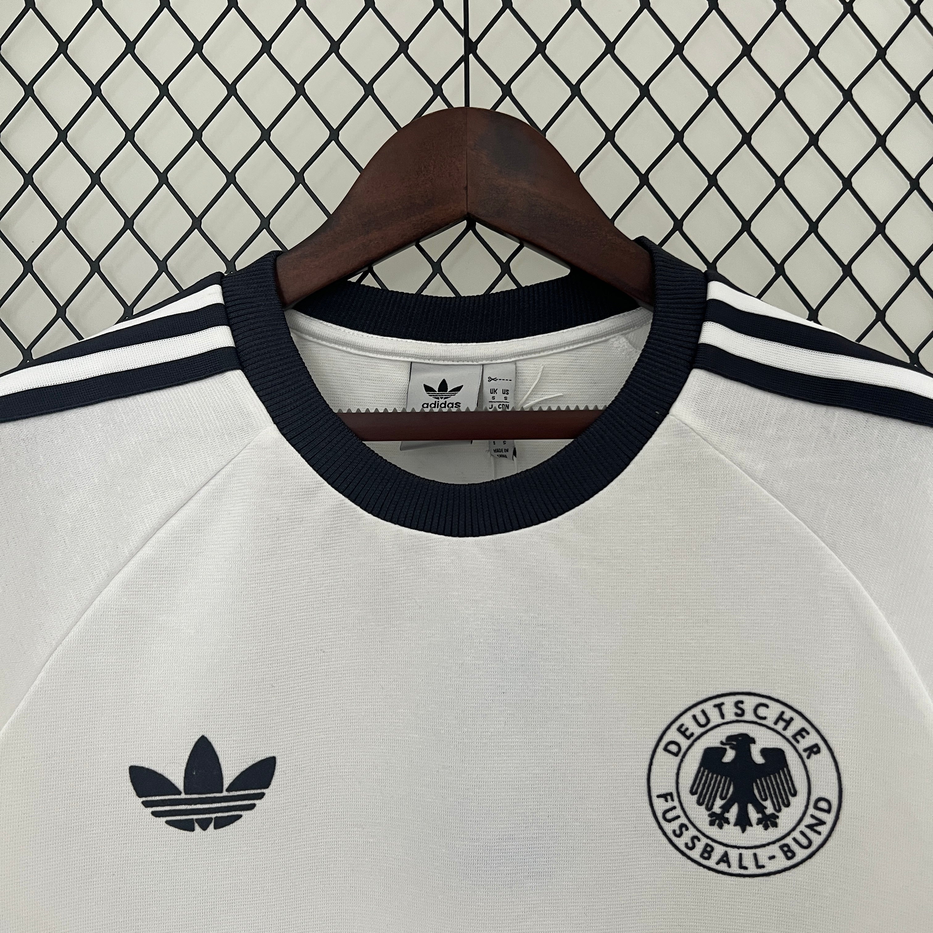 1980s Juventus Retro Football Shirt | White Black Home