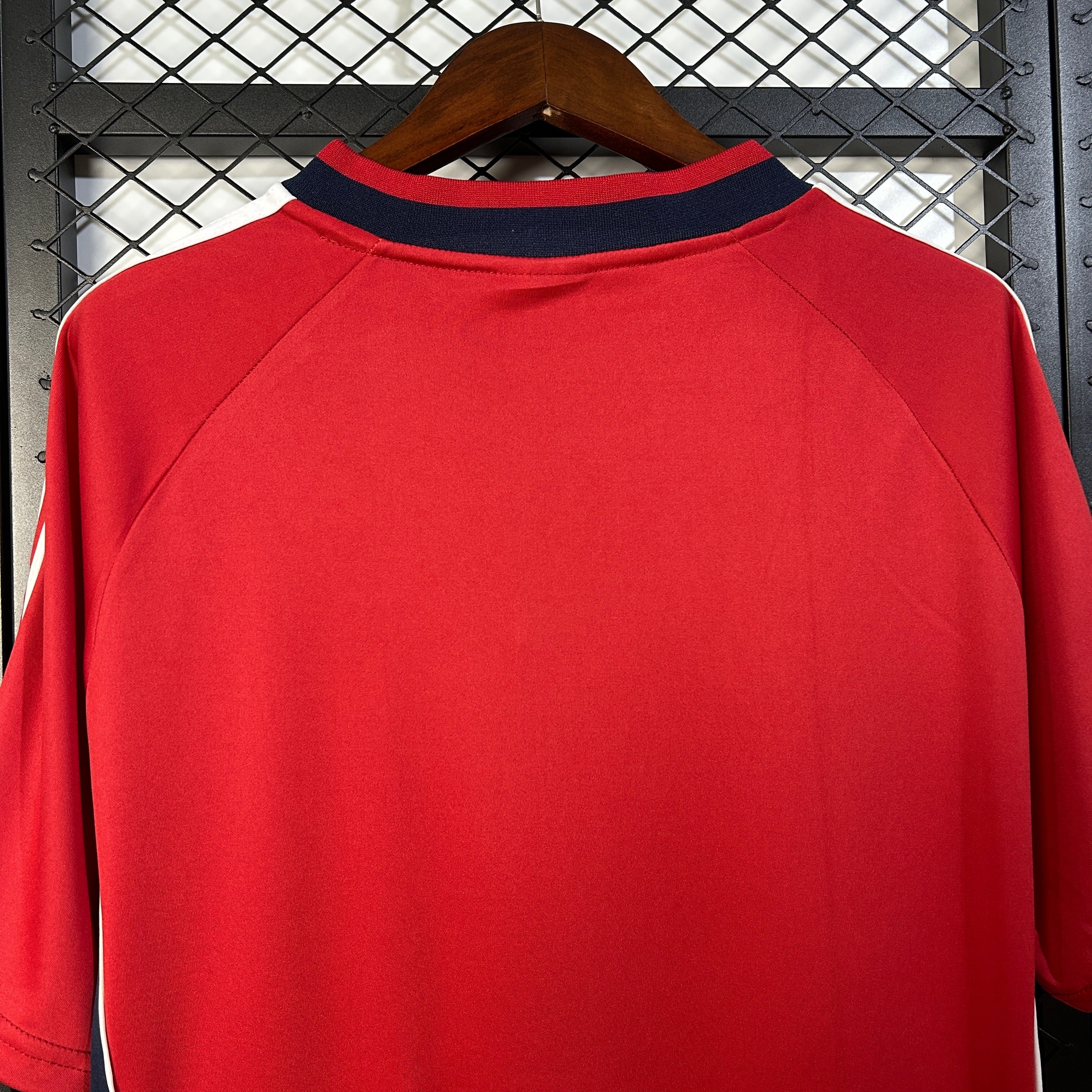 1990s Benfica Retro Football Shirt | Red Navy Home