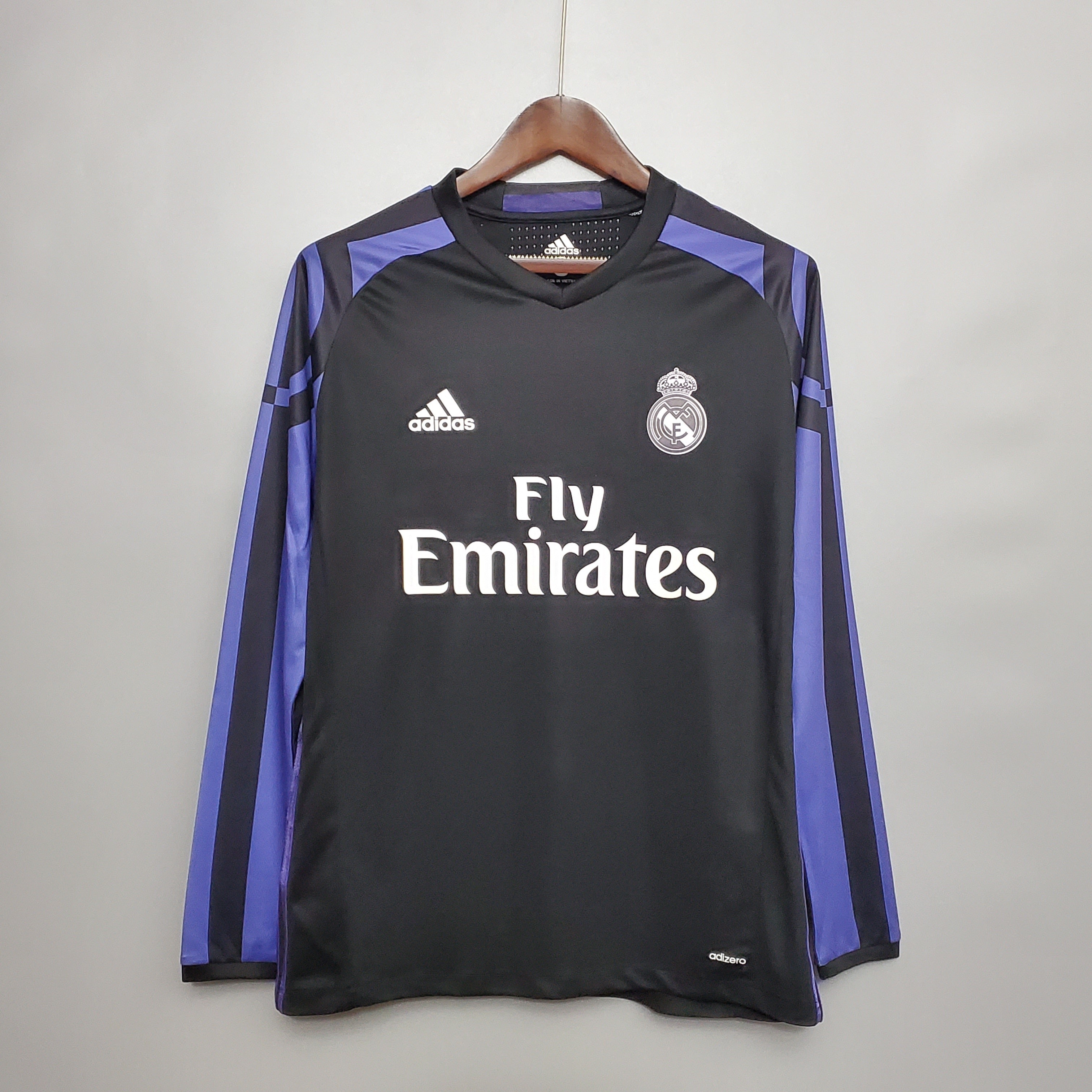 2010s Real Madrid Retro Football Shirt | Black Purple Third