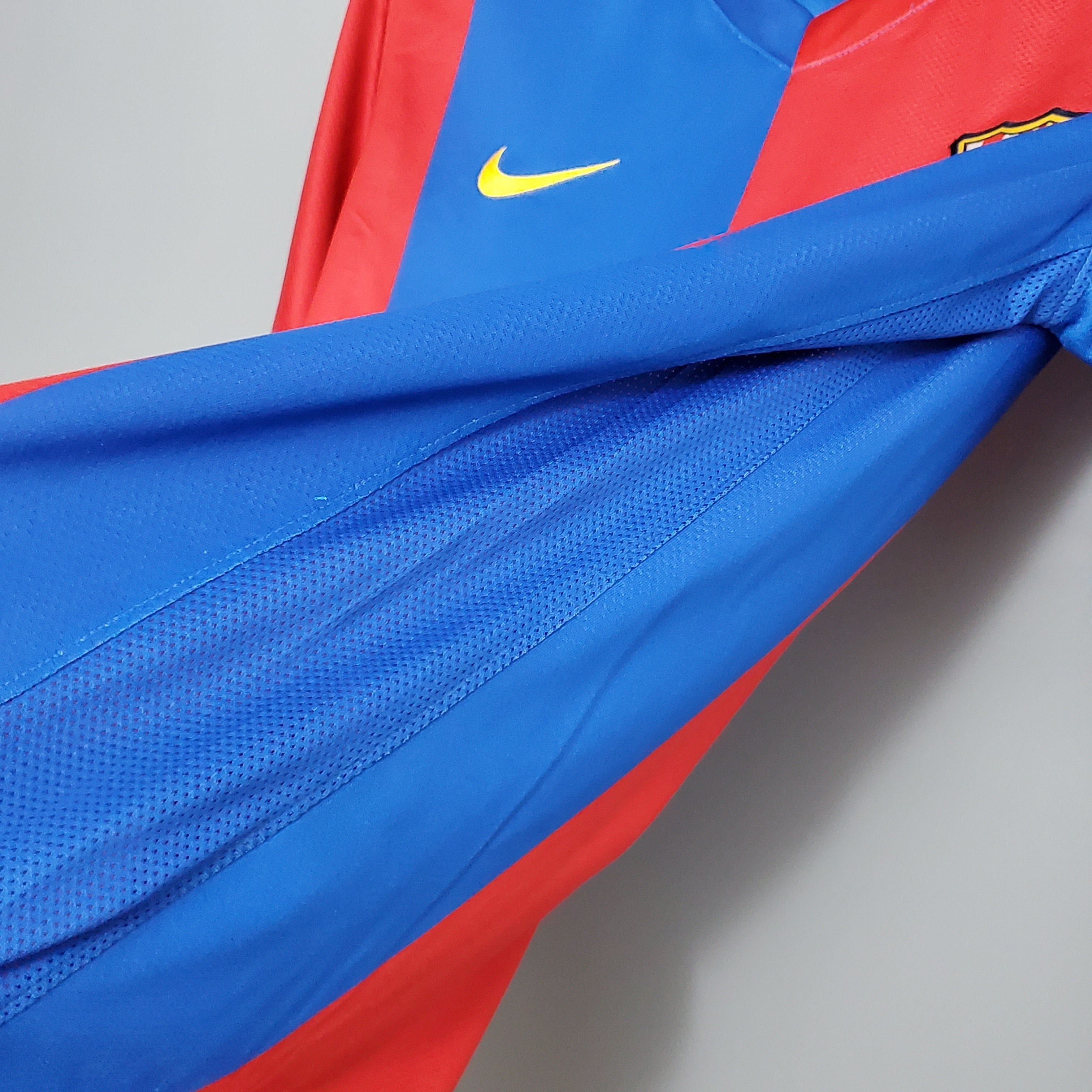 2000s Barcelona Retro Football Shirt | Red Blue Home