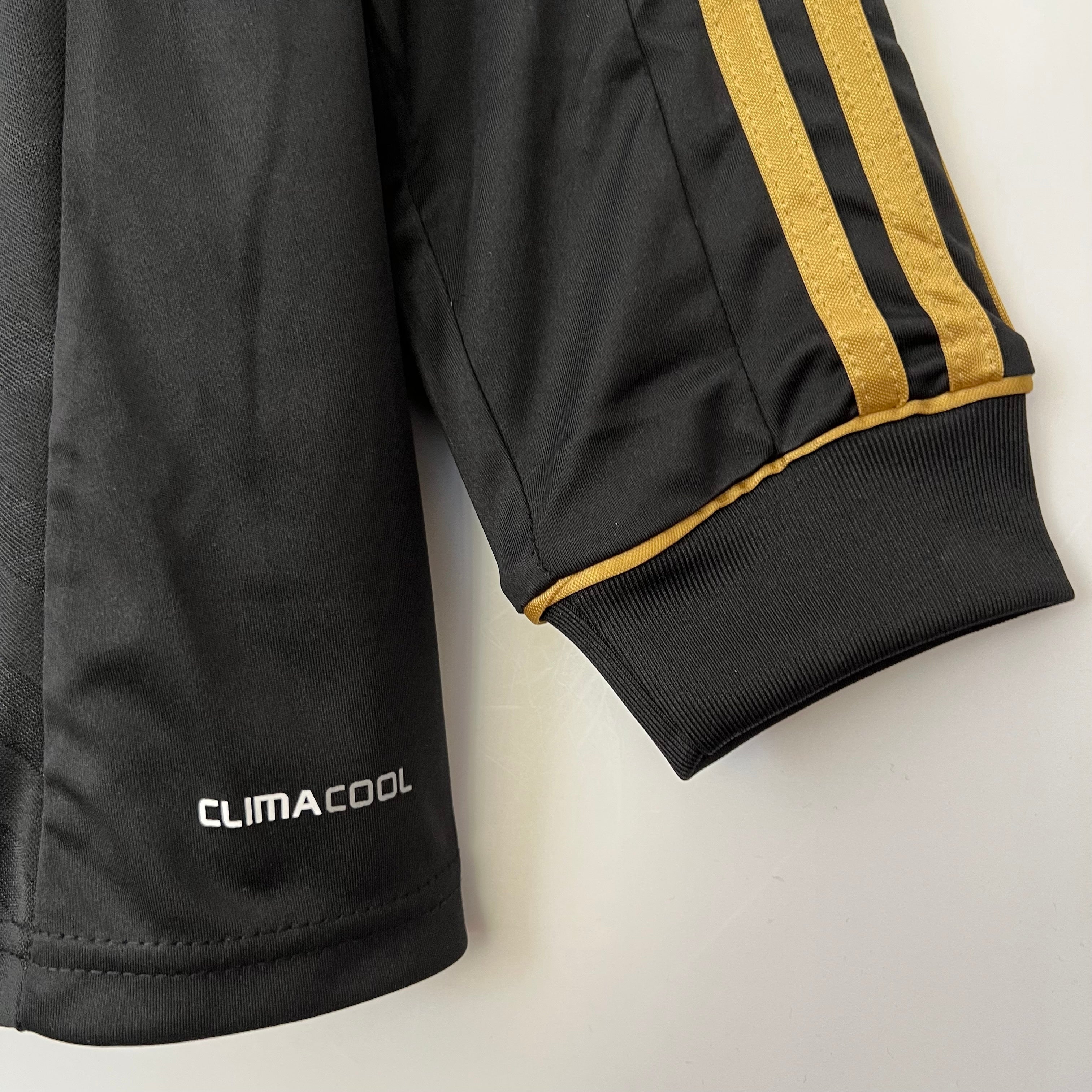 2000s Real Madrid Retro Football Shirt | Black Gold Home