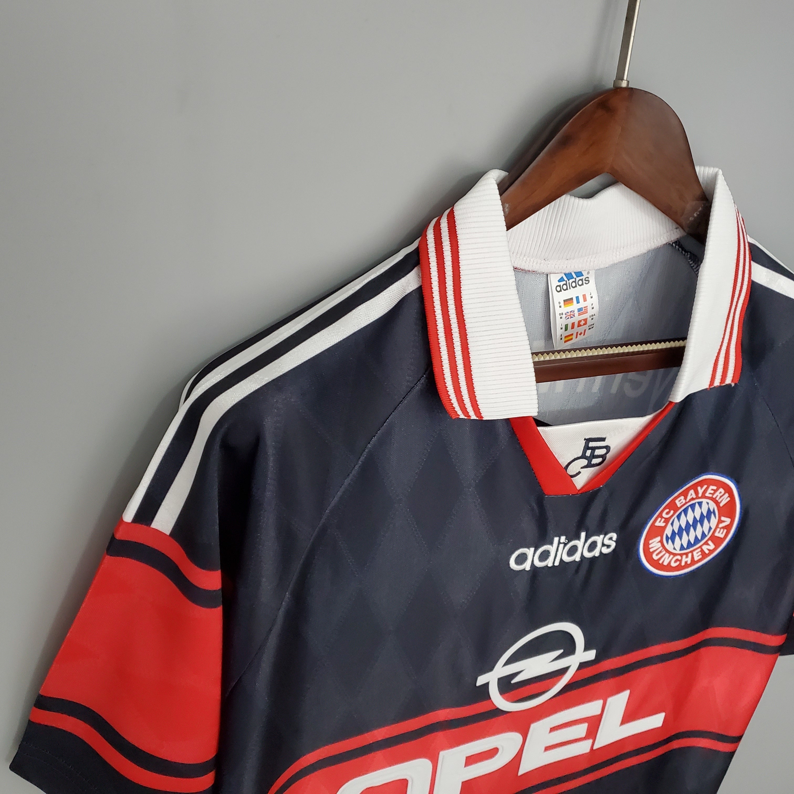 1990s Bayern München Retro Football Shirt | Navy Red Home