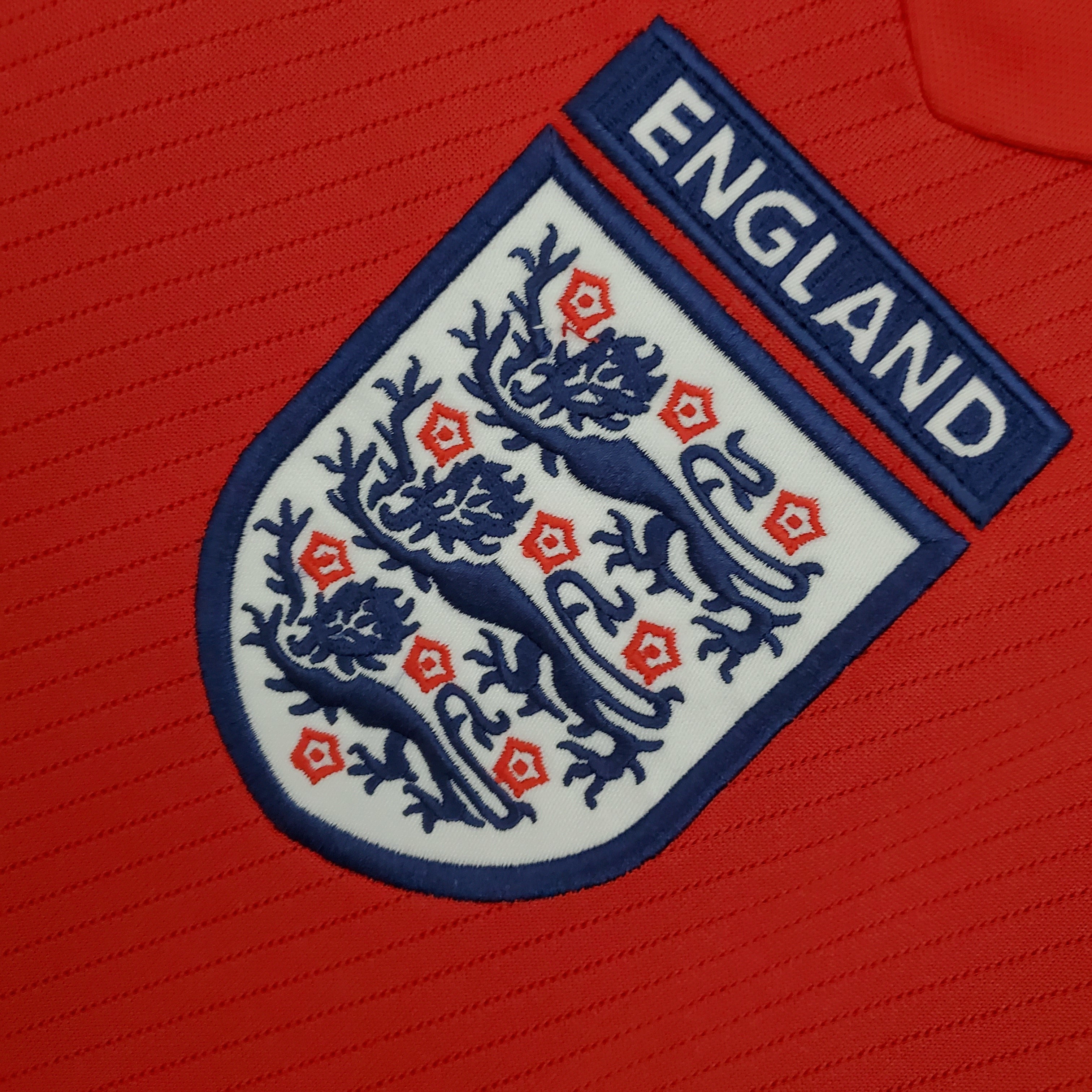 2000s England Retro Football Shirt | Red Navy Home
