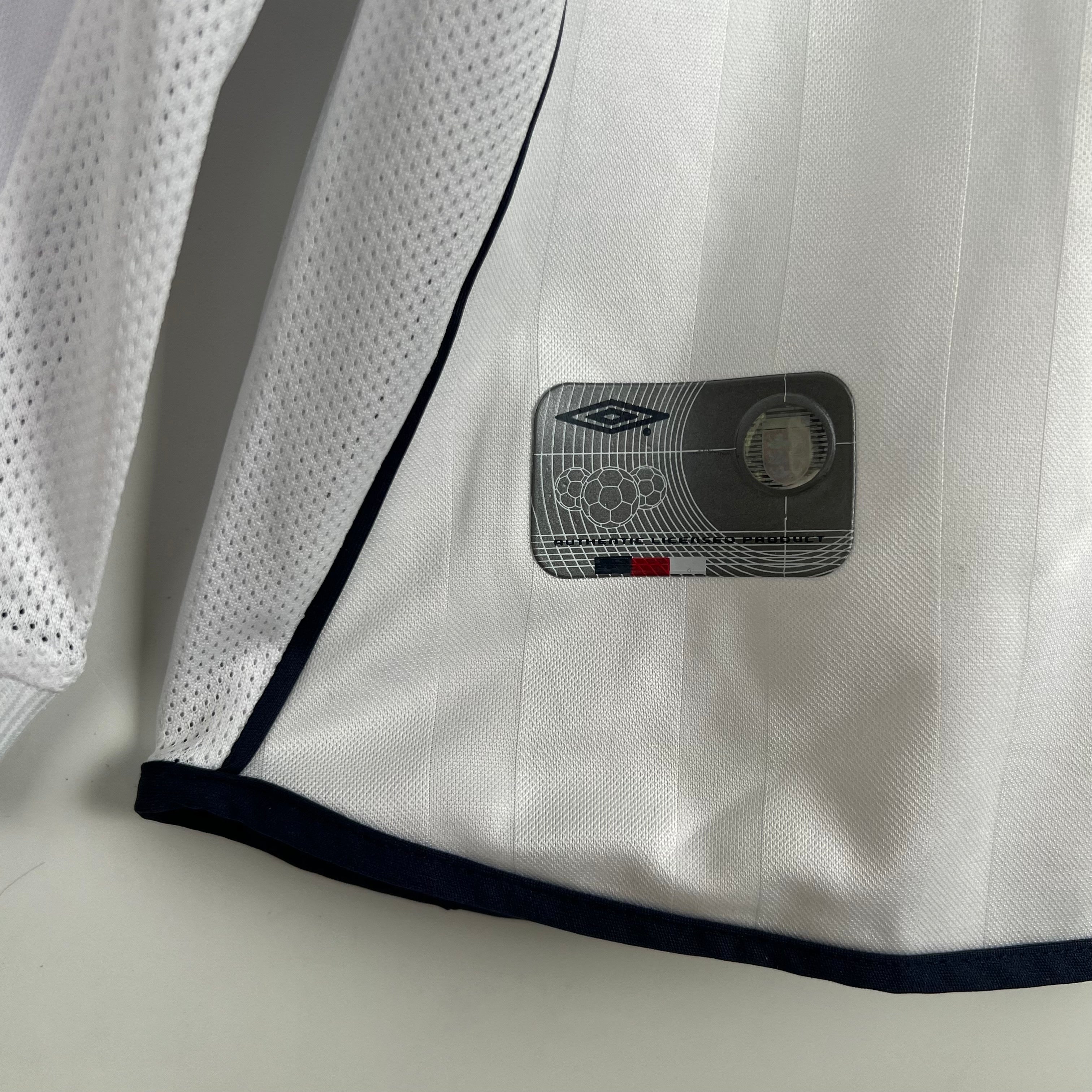 2000s England Retro Football Shirt | White Red Home