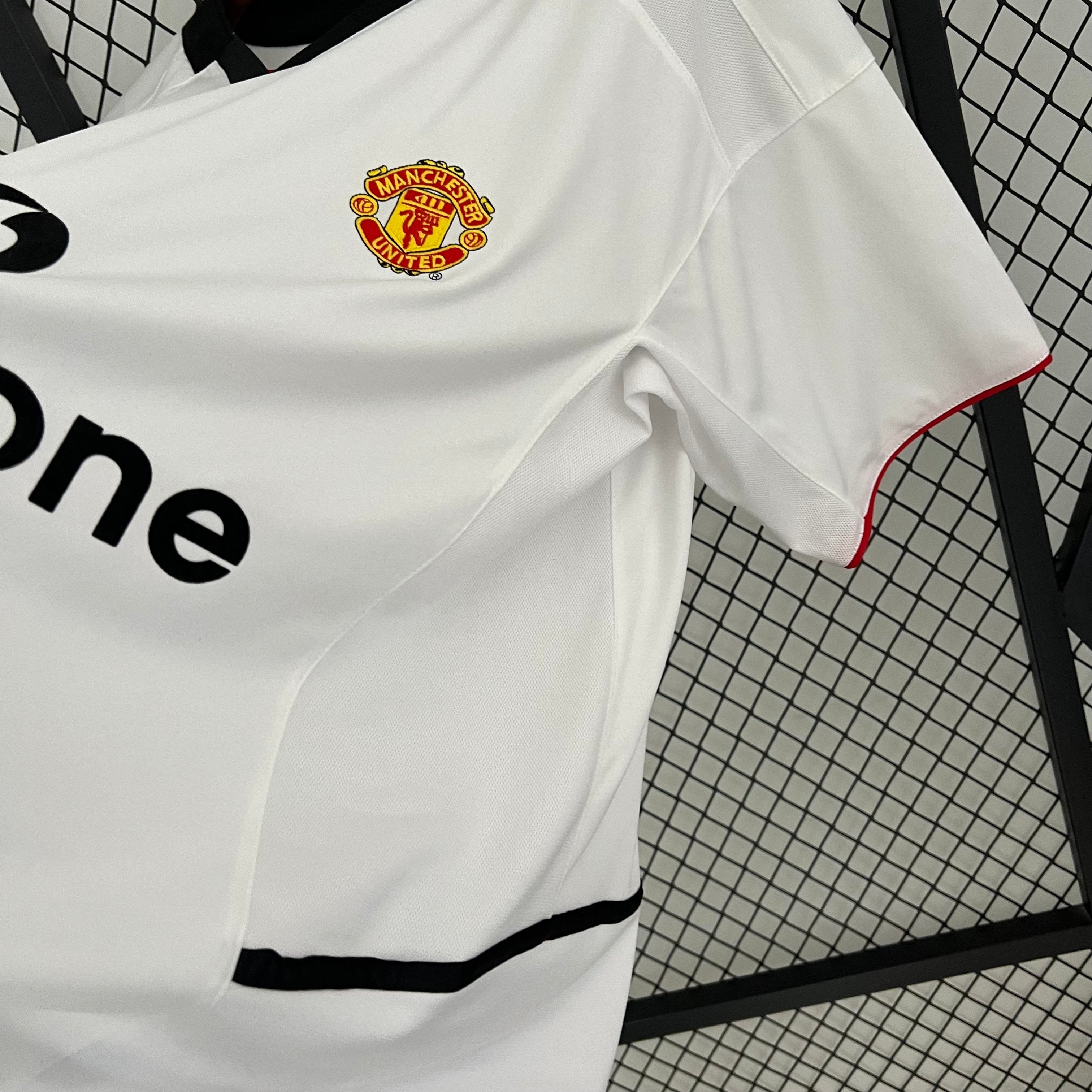 2000s Manchester United Retro Football Shirt | White Black Home